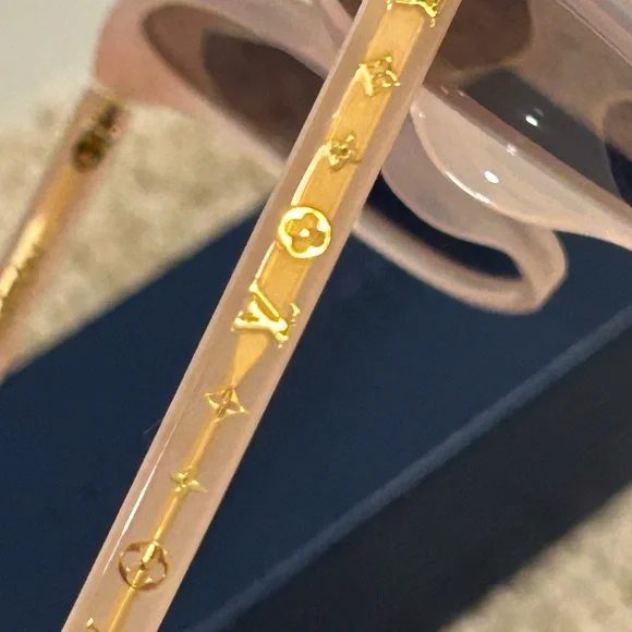 Louis Vuitton Light Cat Eye Sunglasses pink! Z1658W - Picture 12 of 16